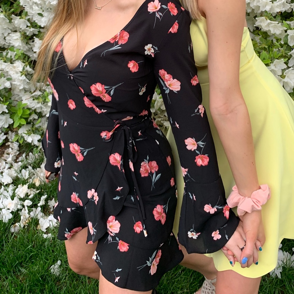 COPY - H&M floral wrap dress size 4